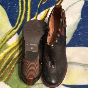 Textured Black and Brown Ankle Boots